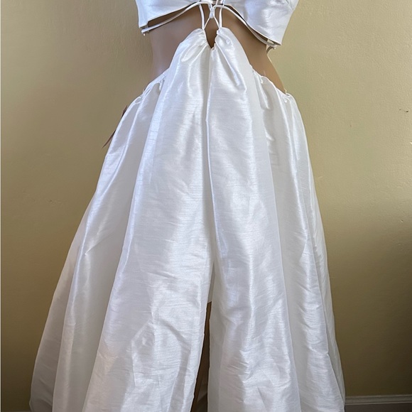 Helen O’Connor – Super Nova Gown – White - Picture 5 of 14